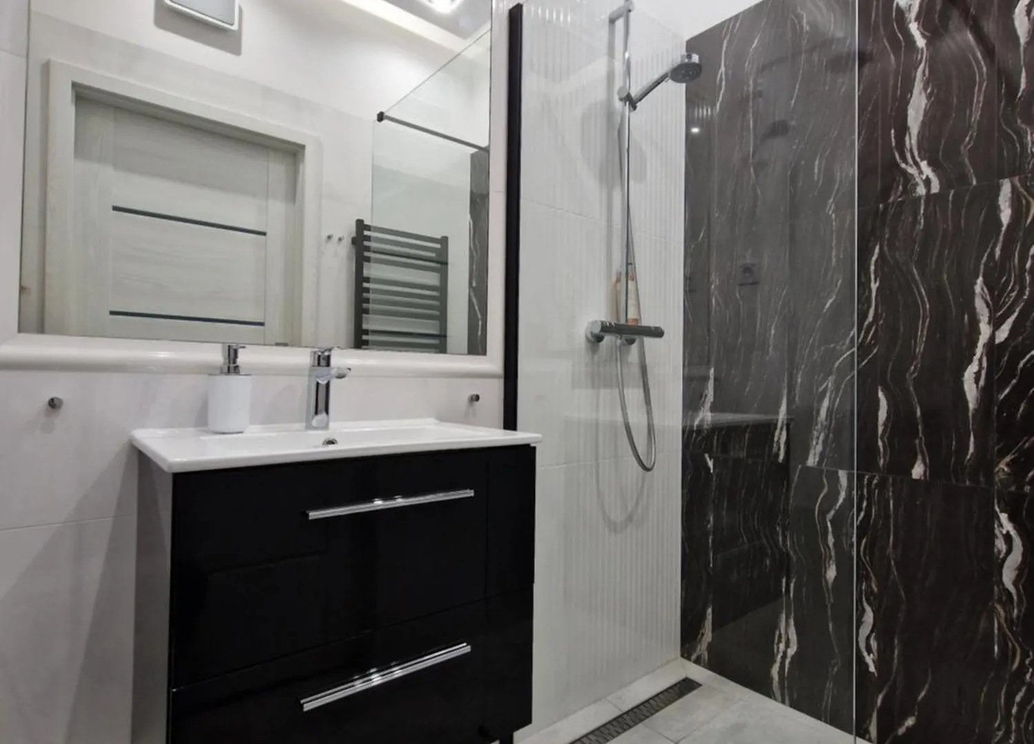 Apartamenty Wola Tower Na Prymasa - Z Widokiem Na City Warszawa
