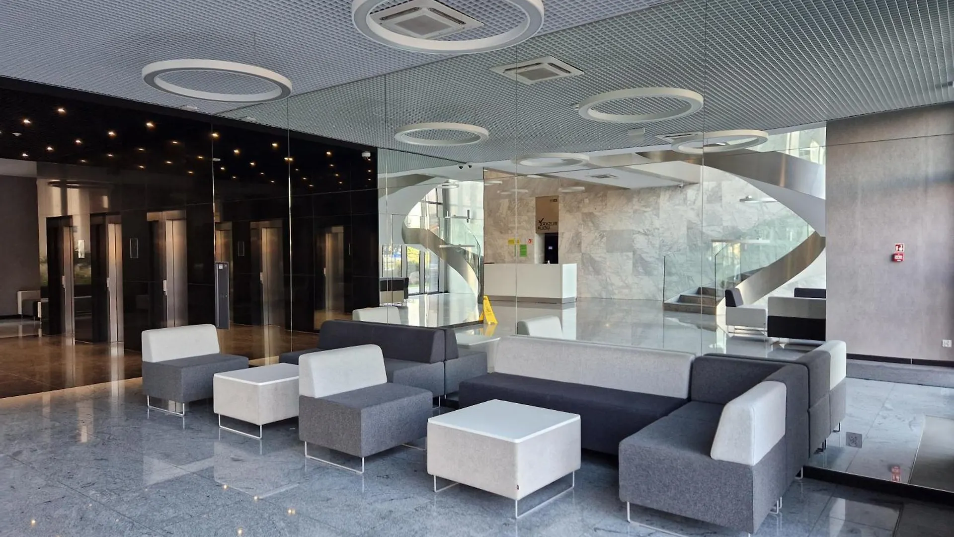 Apartamenty Wola Tower Na Prymasa - Z Widokiem Na City Warszawa