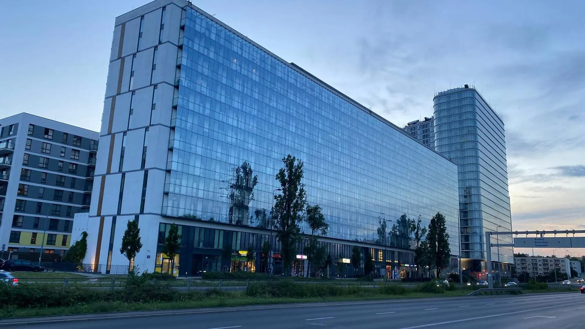 Apartamenty Wola Tower Na Prymasa - Z Widokiem Na City Warszawa